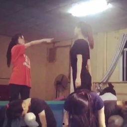 成人简单的舞蹈步伐视频,轻松掌握成人基础舞步