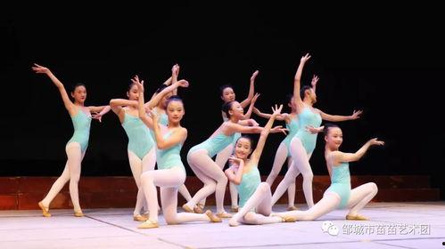 有趣的成人舞蹈动作视频,揭秘成人舞蹈视频中的趣味动作解析